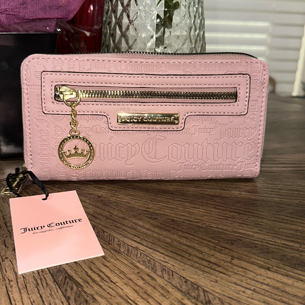 NWT JUICY COUTURE zip around wallet 💞💞💞